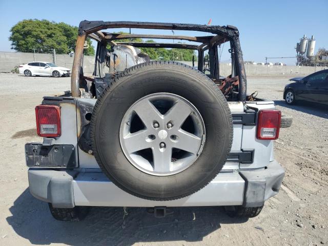 1J4GA59128L512416 - 2008 JEEP WRANGLER UNLIMITED SAHARA ნაცრისფერი ფოტო 6