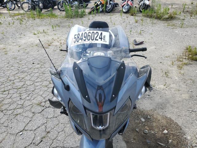 WB10A1305EZ190621 - 2014 BMW R1200 RT GRAY photo 5