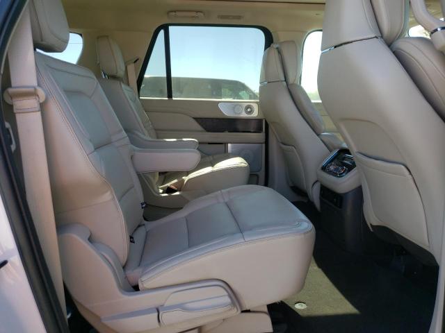 5LMJJ3LT7KEL23470 - 2019 LINCOLN NAVIGATOR L RESERVE WHITE photo 11