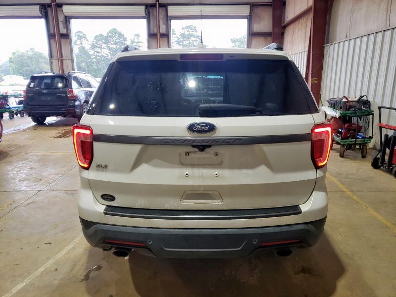 1FM5K7D82JGB75010 - 2018 FORD EXPLORER XLT 白色 照片 6
