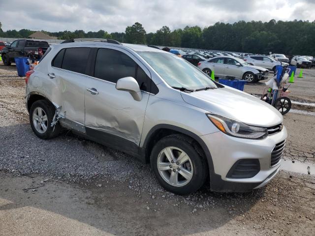 KL7CJLSB5JB587132 - 2018 CHEVROLET TRAX 1LT فضي صورة 4