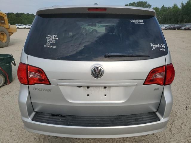 2C4RVABGXCR194054 - 2012 VOLKSWAGEN ROUTAN SE SILVER photo 6