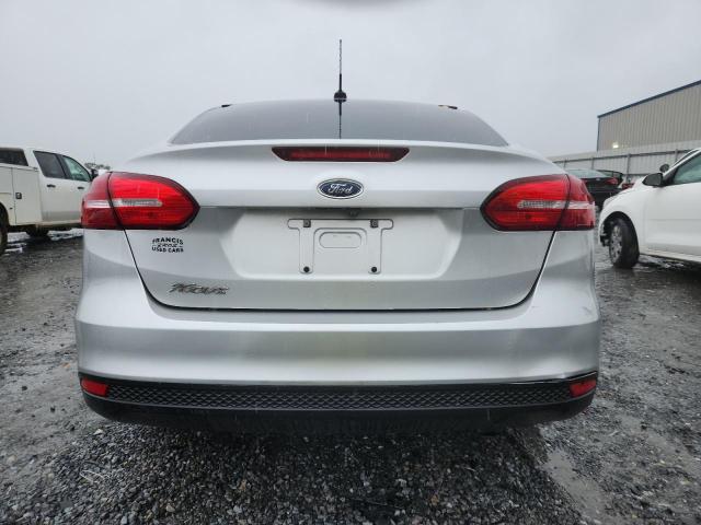 1FADP3E2XJL242891 - 2018 FORD FOCUS S Արծաթագույն լուսանկար 6