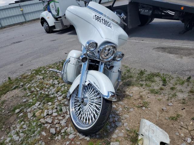 1HD1FCW174Y600976 - 2004 HARLEY-DAVIDSON FLHTCUI 白色 照片 2