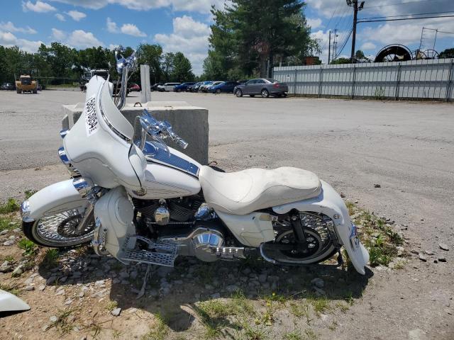 1HD1FCW174Y600976 - 2004 HARLEY-DAVIDSON FLHTCUI 白色 照片 3