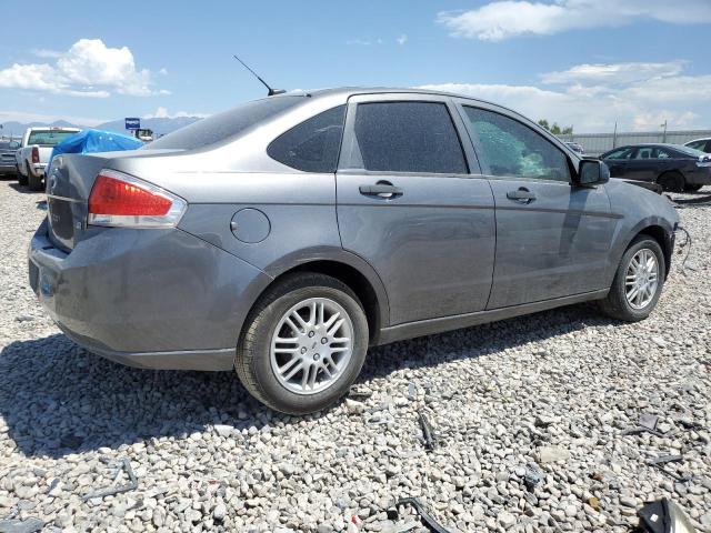 1FAHP3FN4AW233001 - 2010 FORD FOCUS SE GRAY photo 3