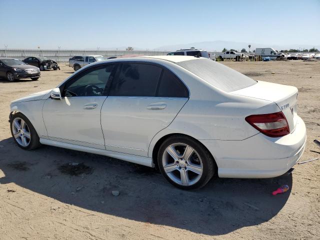 WDDGF5EB4BR152615 - 2011 MERCEDES-BENZ C 300 WHITE photo 2