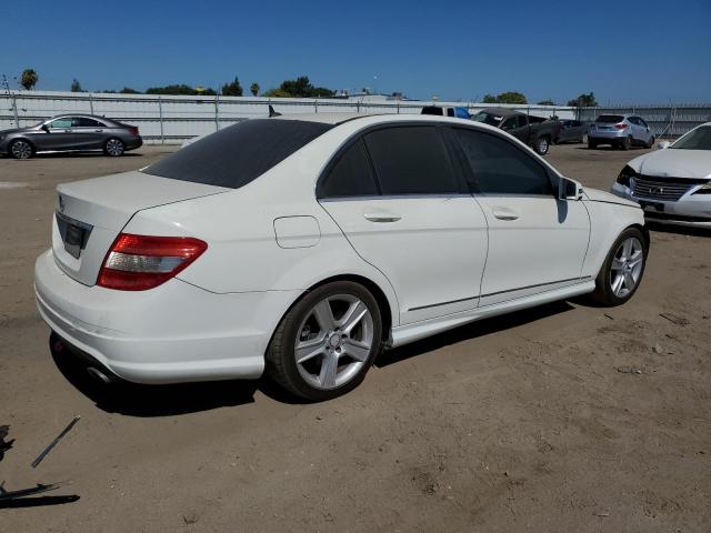 WDDGF5EB4BR152615 - 2011 MERCEDES-BENZ C 300 WHITE photo 3