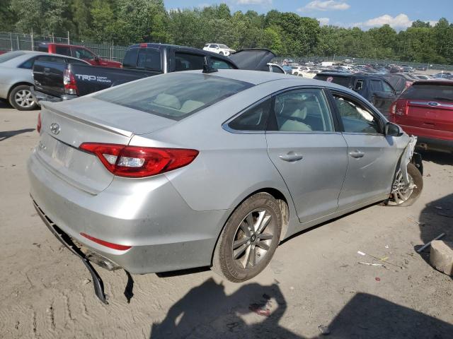 5NPE24AF1FH057135 - 2015 HYUNDAI SONATA SE SILVER photo 3