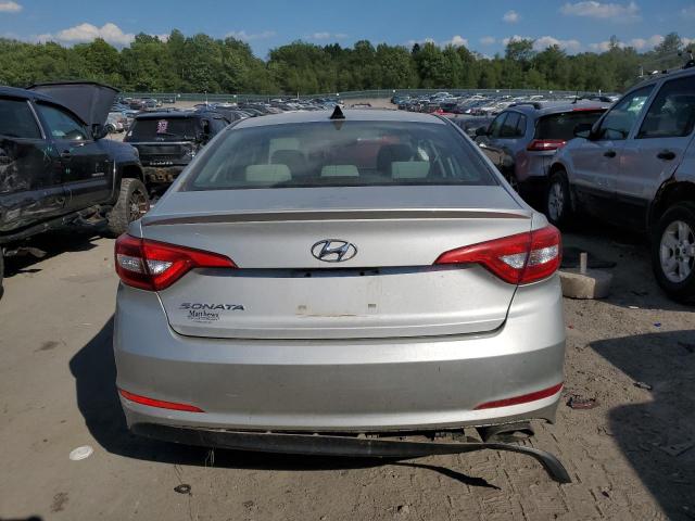 5NPE24AF1FH057135 - 2015 HYUNDAI SONATA SE SILVER photo 6