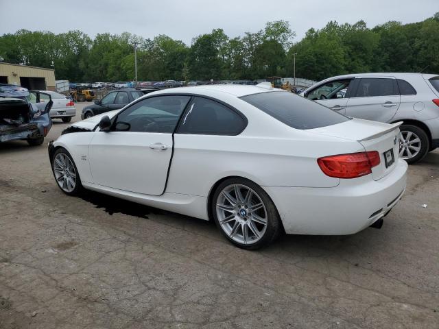 WBAKG1C56BE362564 - 2011 BMW 335 IS WHITE photo 2