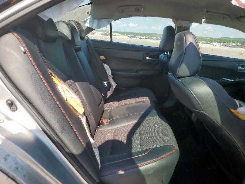 4T1BF1FK7GU526954 - 2016 TOYOTA CAMRY LE SILVER photo 10