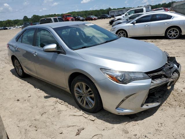 4T1BF1FK1HU753347 - 2017 TOYOTA CAMRY SE LE Gümüş fotoğraf 4