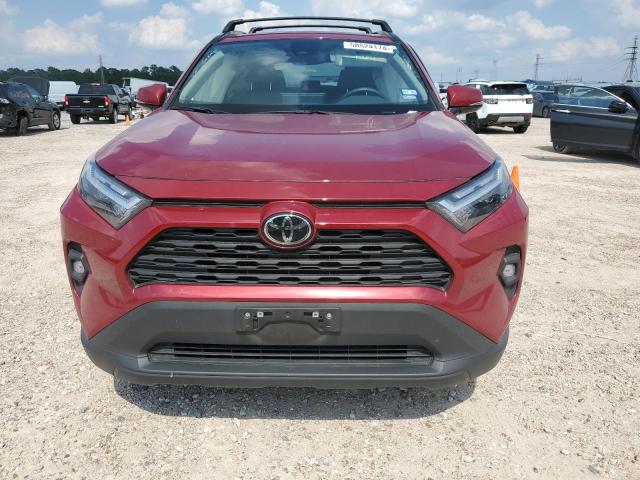 2T3C1RFV7PW259320 - 2023 TOYOTA RAV4 XLE PREMIUM MAROON photo 5