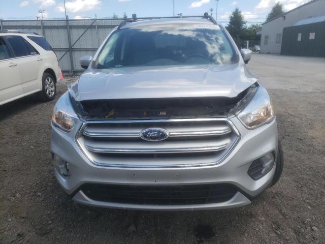 1FMCU9GD2JUA61189 - 2018 FORD ESCAPE SE SILVER photo 5