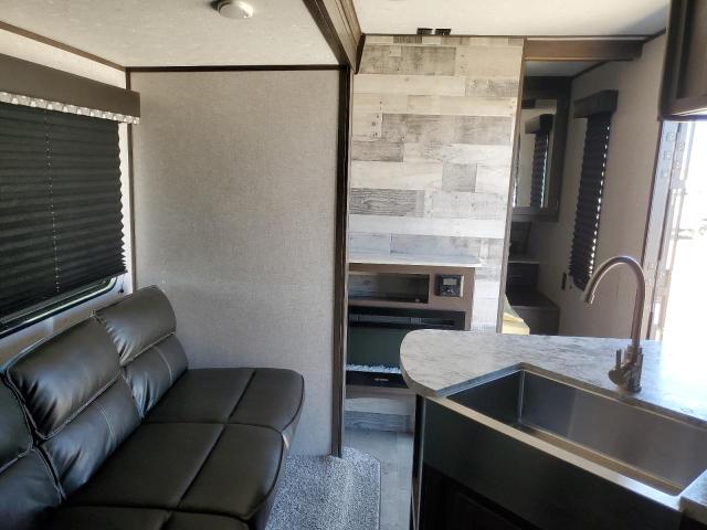 4YD12632MY935578 - 2021 COLE CAMPER WHITE photo 5