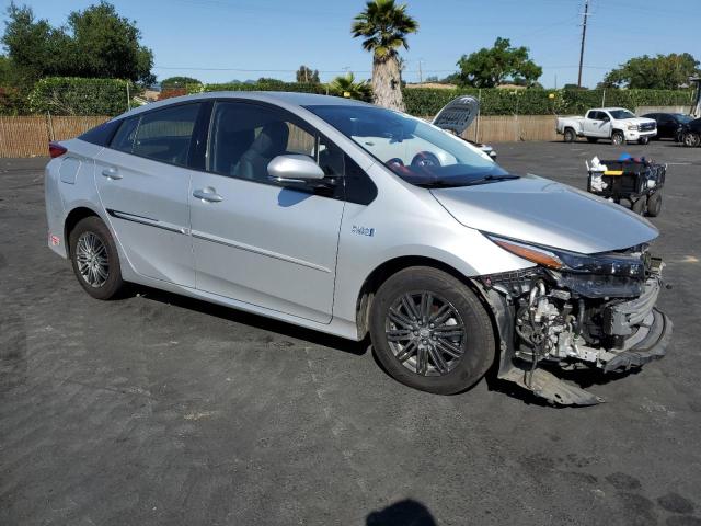 JTDKARFP6H3021217 - 2017 TOYOTA PRIUS PRIM SILVER photo 4