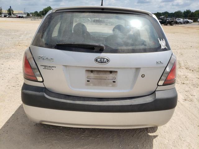 KNADE243596542768 - 2009 KIA RIO 5 SX SILVER photo 6