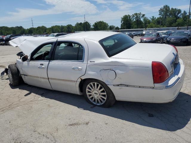 1LNHM82W53Y611571 - 2003 LINCOLN TOWN CAR SIGNATURE WHITE photo 2