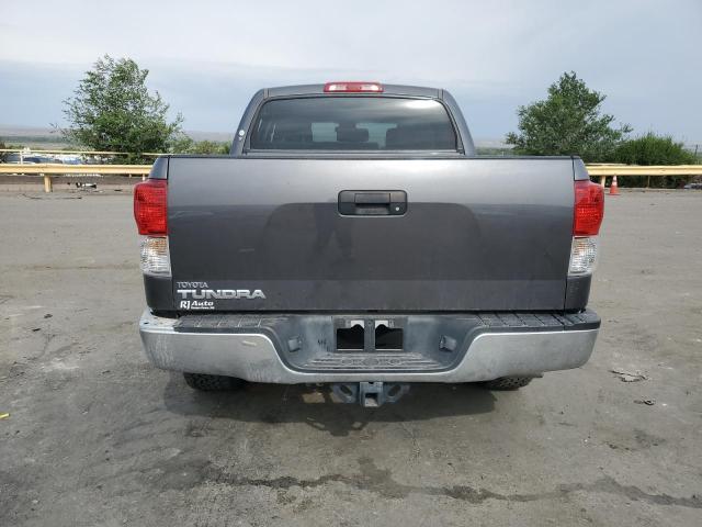 5TFEM5F16BX034896 - 2011 TOYOTA TUNDRA CREWMAX SR5 GRAY photo 6