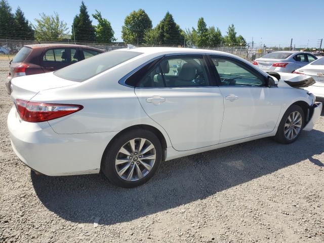 4T1BF1FKXGU577140 - 2016 TOYOTA CAMRY LE WHITE photo 3