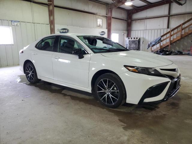 4T1G11AKXPU824507 - 2023 TOYOTA CAMRY SE NIGHT SHADE WHITE photo 4