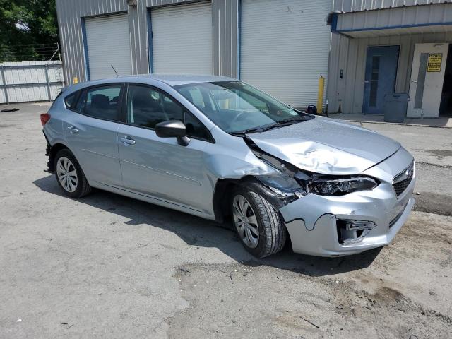 4S3GTAA62J3734489 - 2018 SUBARU IMPREZA SILVER photo 4