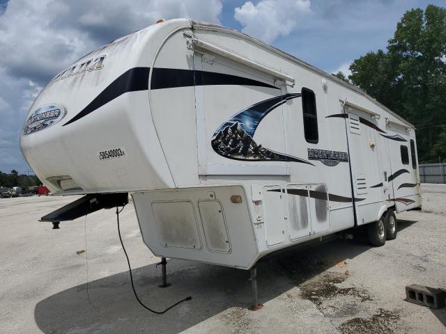 4YDF3242XA4731082 - 2010 KEYSTONE MONTANA WHITE photo 2