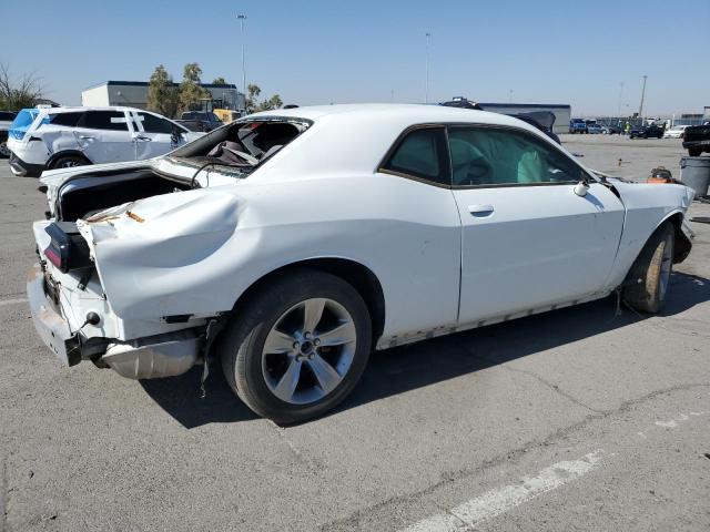 2C3CDZAGXKH670045 - 2019 DODGE CHALLENGER SXT WHITE photo 3