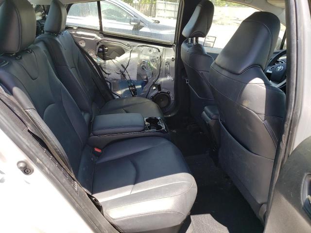 JTDKARFP0J3076283 - 2018 TOYOTA PRIUS PRIM SILVER photo 10