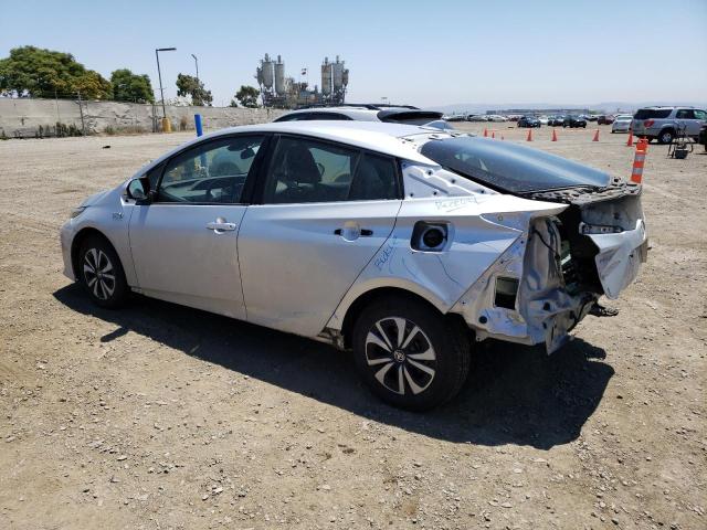JTDKARFP0J3076283 - 2018 TOYOTA PRIUS PRIM SILVER photo 2