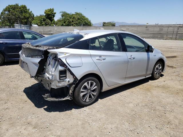 JTDKARFP0J3076283 - 2018 TOYOTA PRIUS PRIM SILVER photo 3