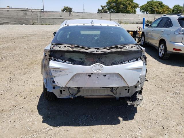 JTDKARFP0J3076283 - 2018 TOYOTA PRIUS PRIM SILVER photo 6