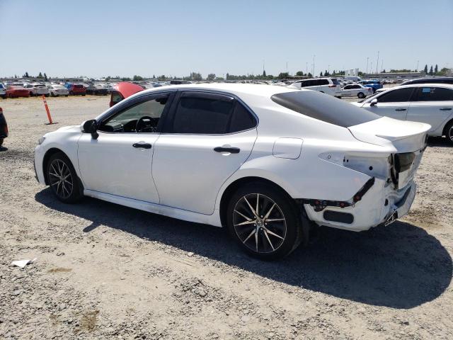 4T1G11AK9RU840605 - 2024 TOYOTA CAMRY SE NIGHT SHADE WHITE photo 2