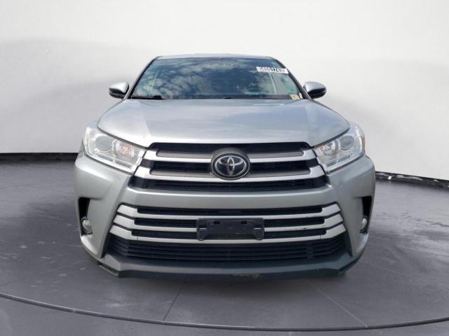 5TDZZRFH8JS287410 - 2018 TOYOTA HIGHLANDER LE SILVER photo 5