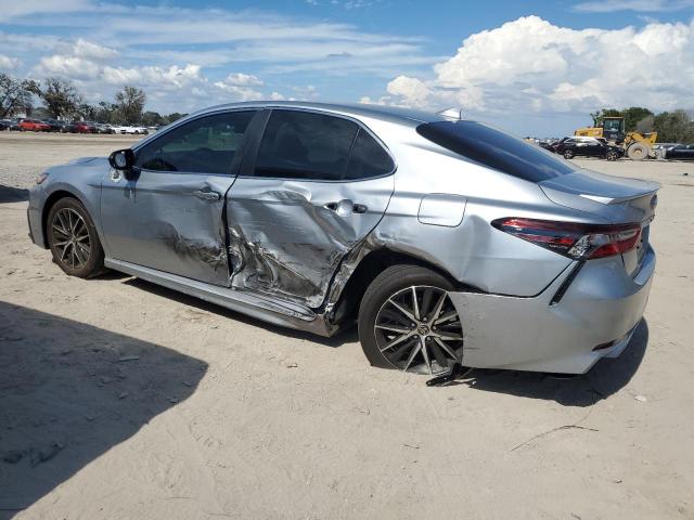 4T1T11AK0RU900480 - 2024 TOYOTA CAMRY SE NIGHT SHADE SILVER photo 2