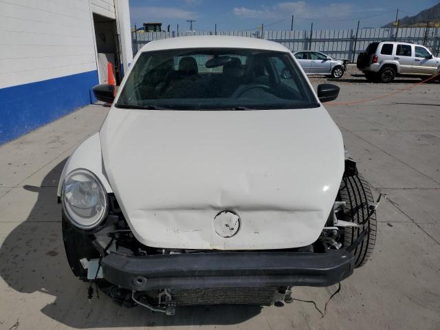 3VWFP7AT4DM658878 - 2013 VOLKSWAGEN BEETLE WHITE photo 5