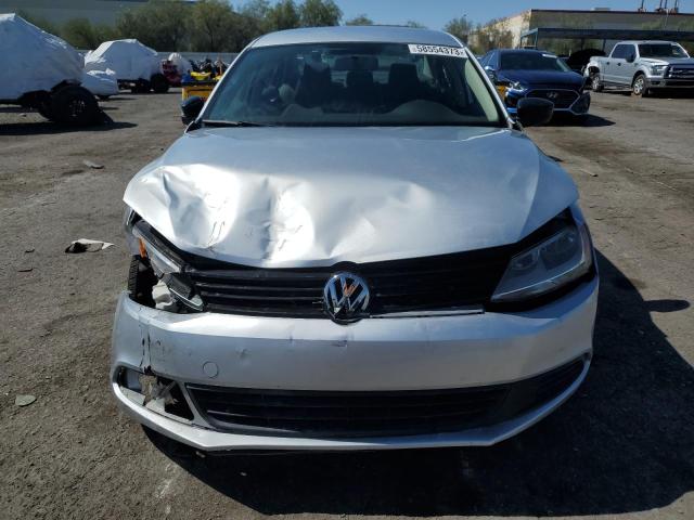 3VW2K7AJXDM290685 - 2013 VOLKSWAGEN JETTA BASE Silber Foto 5