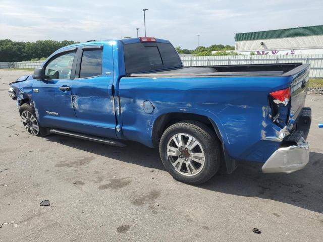 5TFUY5F17GX498559 - 2016 TOYOTA TUNDRA DOUBLE CAB SR/SR5 BLUE photo 2