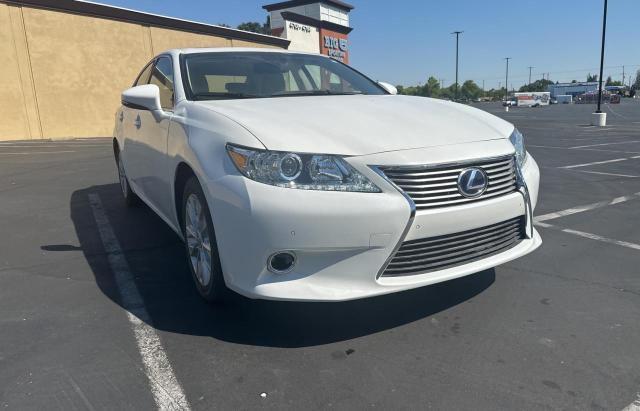 JTHBW1GG6E2053666 - 2014 LEXUS ES 300H WHITE photo 2