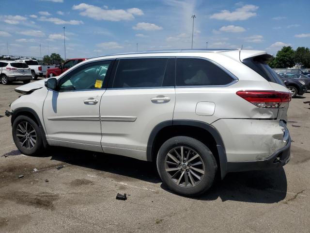 5TDJZRFH3JS559343 - 2018 TOYOTA HIGHLANDER SE WHITE photo 2