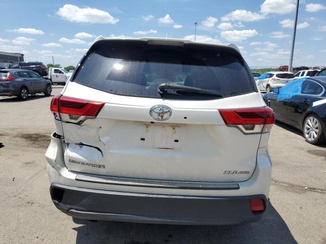 5TDJZRFH3JS559343 - 2018 TOYOTA HIGHLANDER SE WHITE photo 6