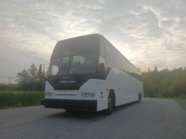 2PCH3349XY1013648 - 2000 PREVOST BUS WHITE photo 2