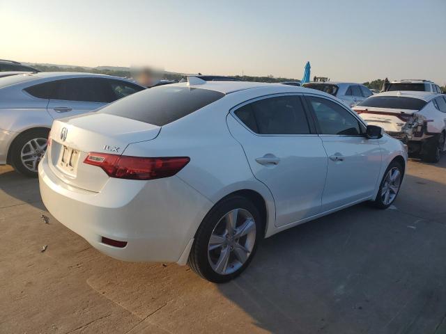 19VDE1F74DE018889 - 2013 ACURA ILX 20 TECH WHITE photo 3