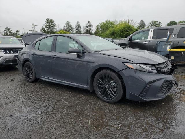 4T1DAACK7SU044781 - 2025 TOYOTA CAMRY XSE GRAY photo 4