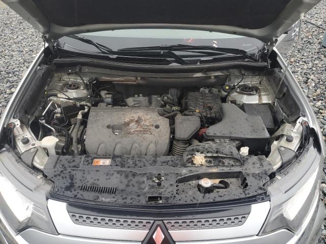 JA4AD3A30LZ032184 - 2020 MITSUBISHI OUTLANDER SE SILVER photo 12