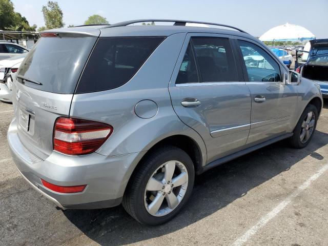 4JGBB8GB0BA627024 - 2011 MERCEDES-BENZ ML 350 4MATIC GRAY photo 3