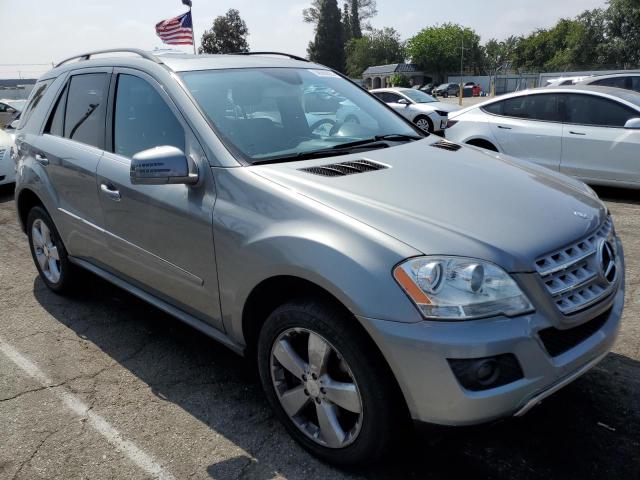 4JGBB8GB0BA627024 - 2011 MERCEDES-BENZ ML 350 4MATIC GRAY photo 4