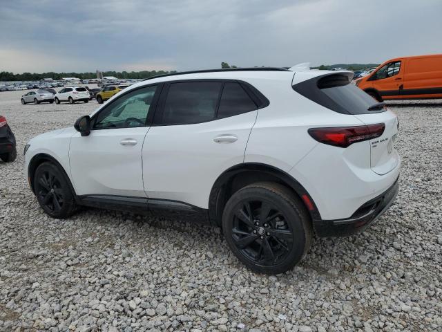 LRBFZMR46ND113589 - 2022 BUICK ENVISION PREFERRED WHITE photo 2