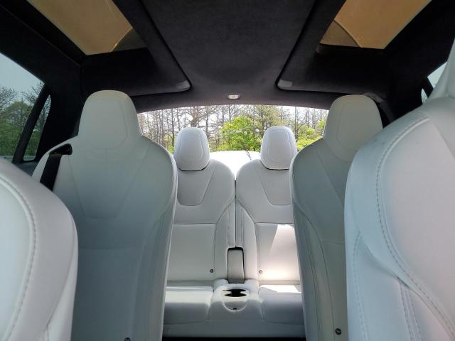 5YJXCBE23JF103119 - 2018 TESLA MODEL X WHITE photo 10